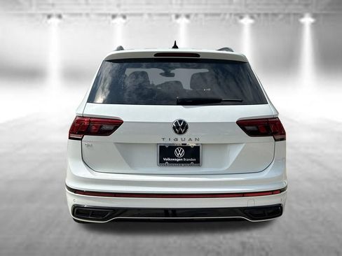 Certified 2024 Volkswagen Tiguan SE R-Line FWD image 4