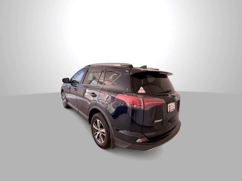 Certified 2018 Toyota RAV4 XLE AWD/4WD image 6