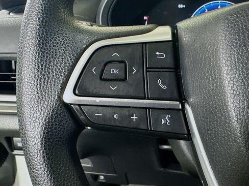 Used 2025 Toyota Grand Highlander FWD image 16