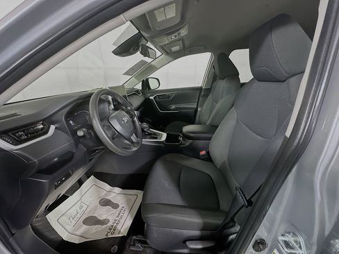 Used 2025 Toyota RAV4 LE image 12