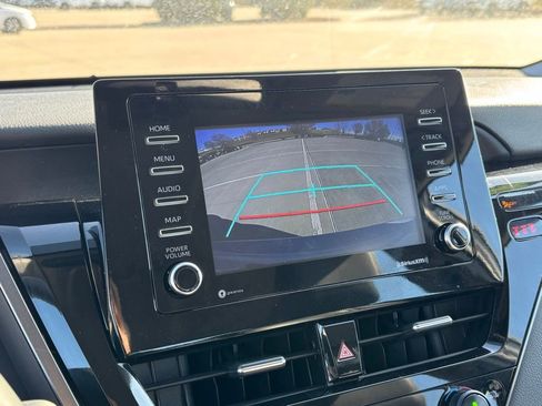 Used 2024 Toyota Camry SE image 17