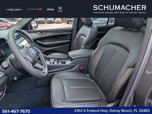 New 2026 Jeep Grand Cherokee Limited w/ Luxury Tech Group II AWD/4WD image 11