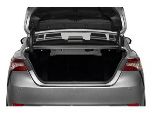 Used 2022 Toyota Camry XSE FWD image 11
