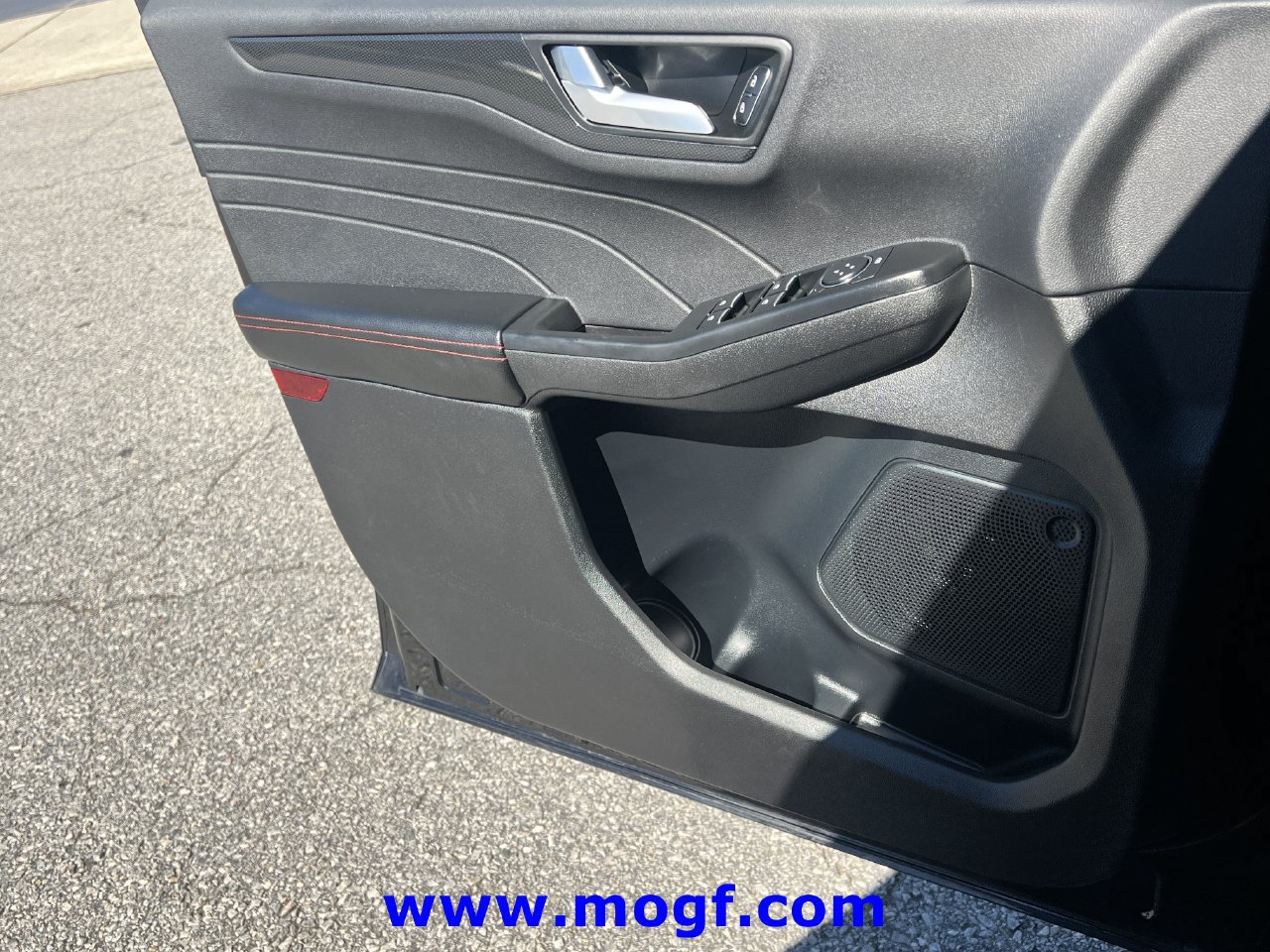Certified 2025 Ford Escape ST-Line FWD image 14