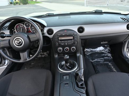 Used 2009 MAZDA MX-5 Miata Sport image 18