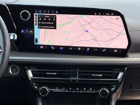 Used 2024 Chevrolet Traverse LT image 18