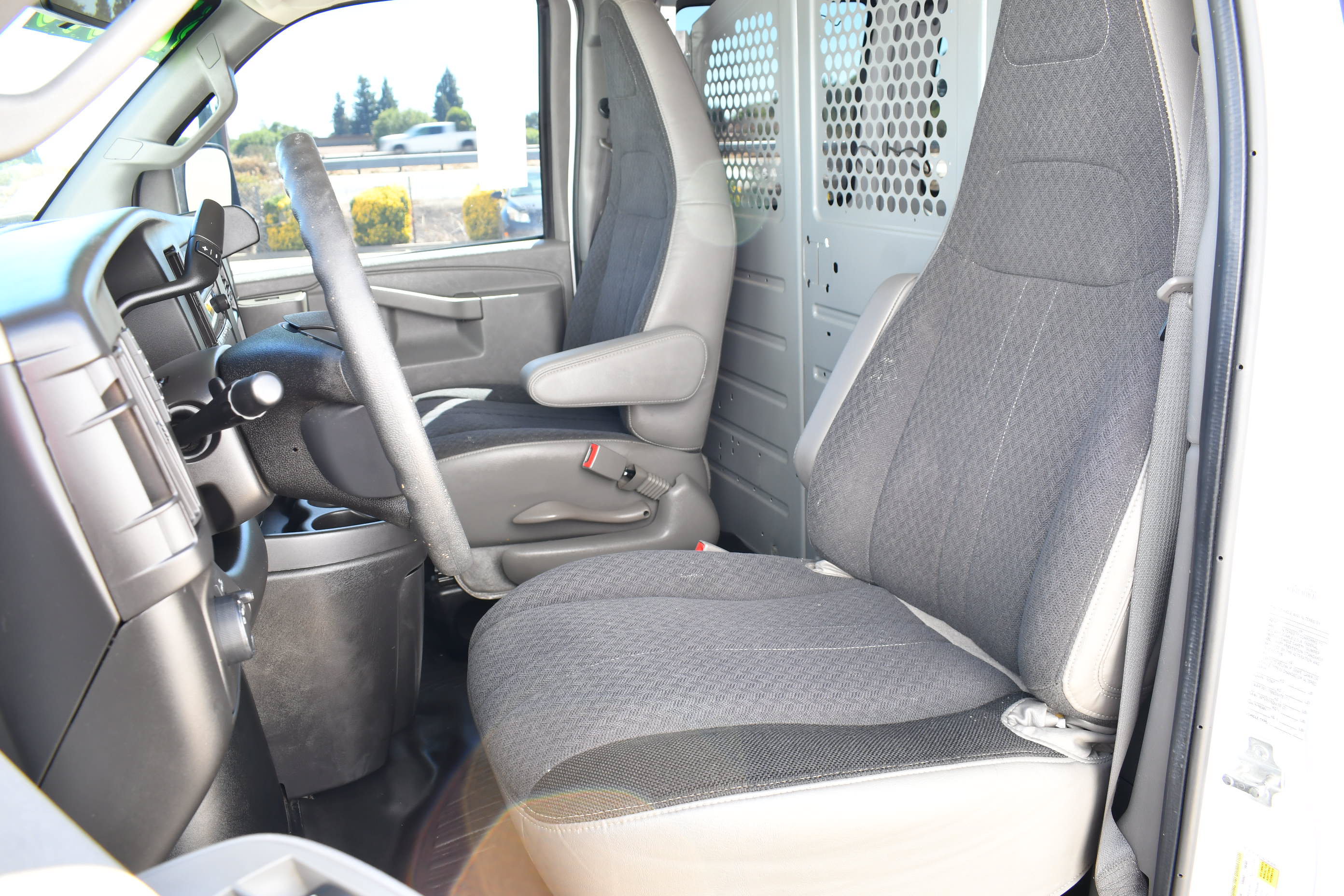 Used 2018 GMC Savana 2500 w/ Driver Convenience Package RWD image 19