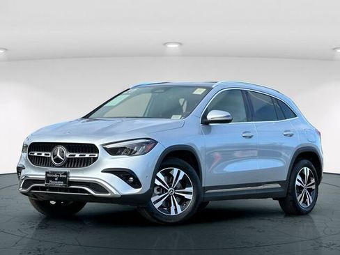 Used 2025 Mercedes-Benz GLA 250 4MATIC image 2