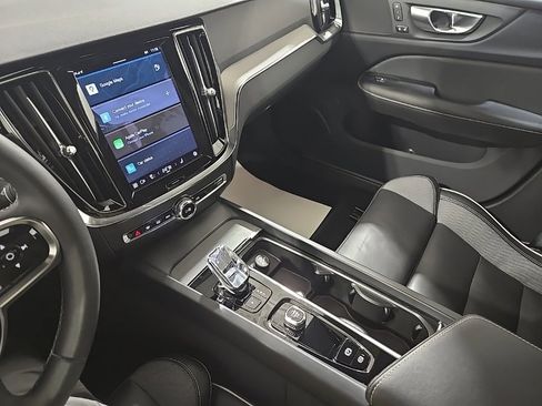 Used 2024 Volvo S60 B5 Plus image 11