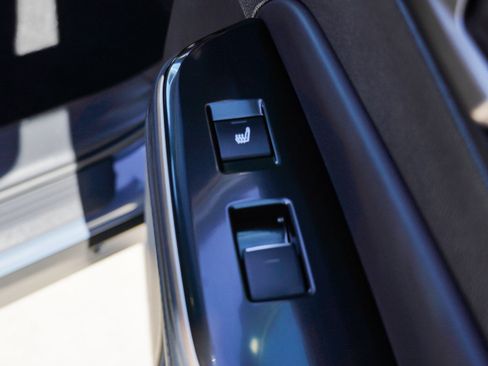 Certified 2025 Toyota Crown Signia Limited w/ Advanced Technology Package image 31