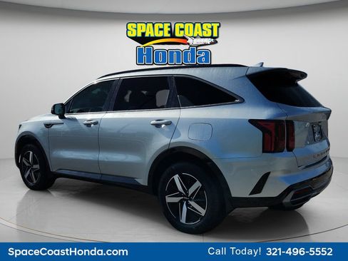 Used 2022 Kia Sorento S FWD image 5