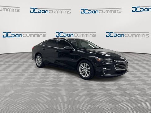 Used 2017 Chevrolet Malibu LT FWD image 2