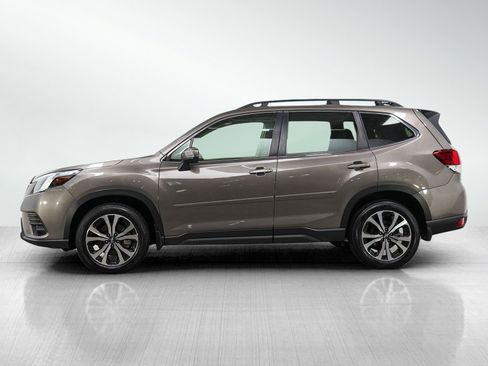 Used 2024 Subaru Forester Limited AWD/4WD image 2