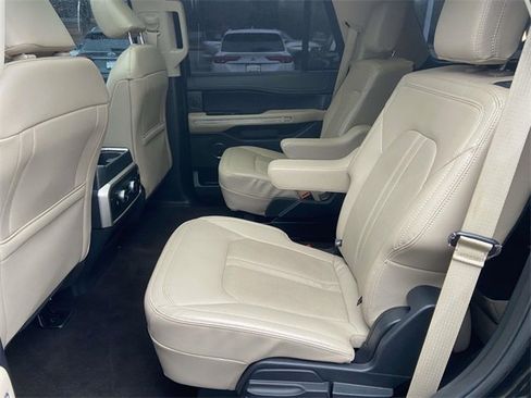 Used 2023 Ford Expedition Limited image 14