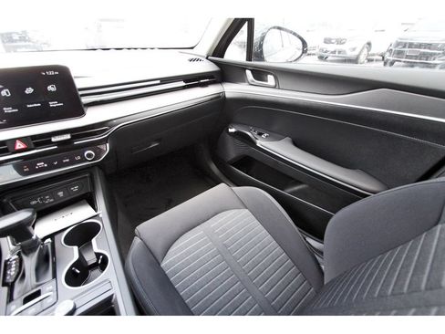 New 2026 Kia K5 LXS FWD image 9