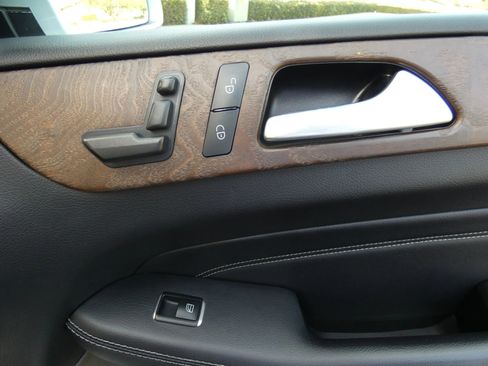 Used 2015 Mercedes-Benz ML 350 4MATIC image 38