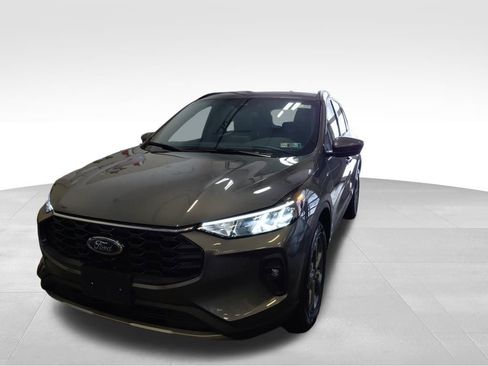 Used 2025 Ford Escape ST-Line Select image 2