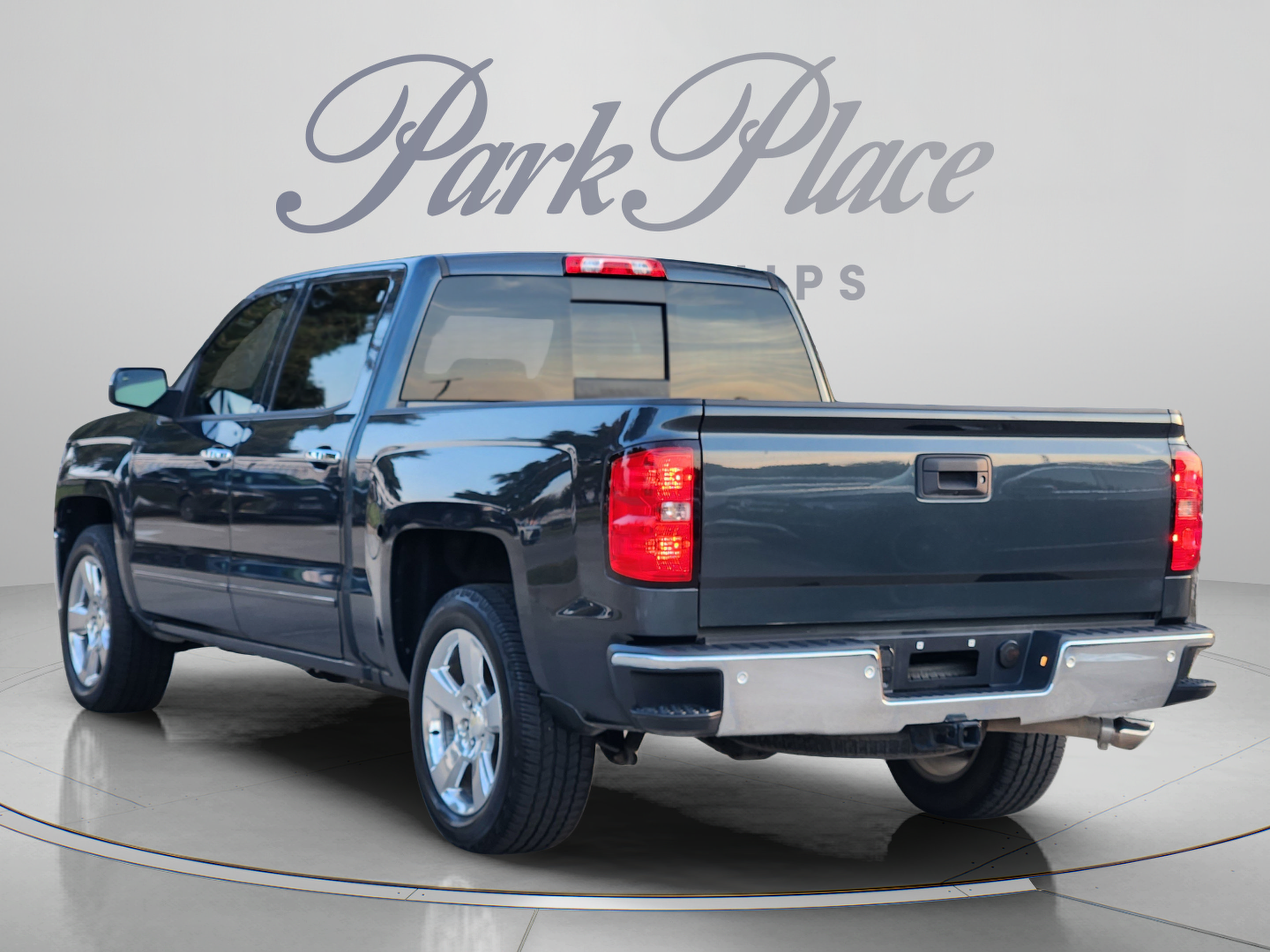 Used 2018 Chevrolet Silverado 1500 LT w/ Texas Edition RWD image 3