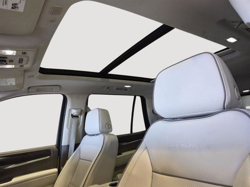 Used 2022 GMC Yukon Denali image 12
