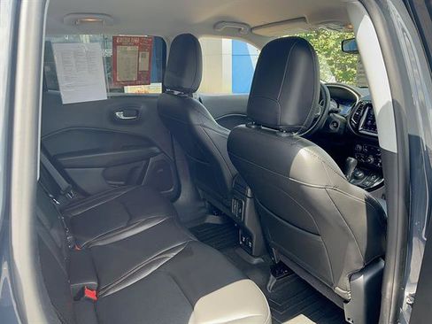 Used 2018 Jeep Compass Limited w/ Navigation Group AWD/4WD image 17