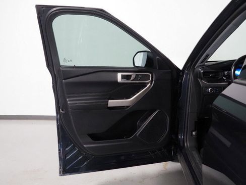 Used 2022 Ford Explorer XLT image 51