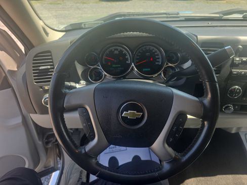 Used 2011 Chevrolet Silverado 1500 2WD Crew Cab Hybrid image 17