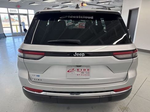 Used 2024 Jeep Grand Cherokee Limited 4xe image 9