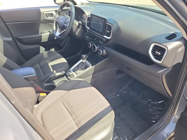 Certified 2024 Hyundai Venue SEL FWD image 20