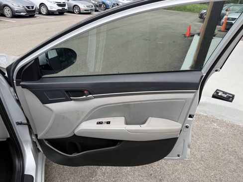 Used 2018 Hyundai Elantra SEL FWD image 13