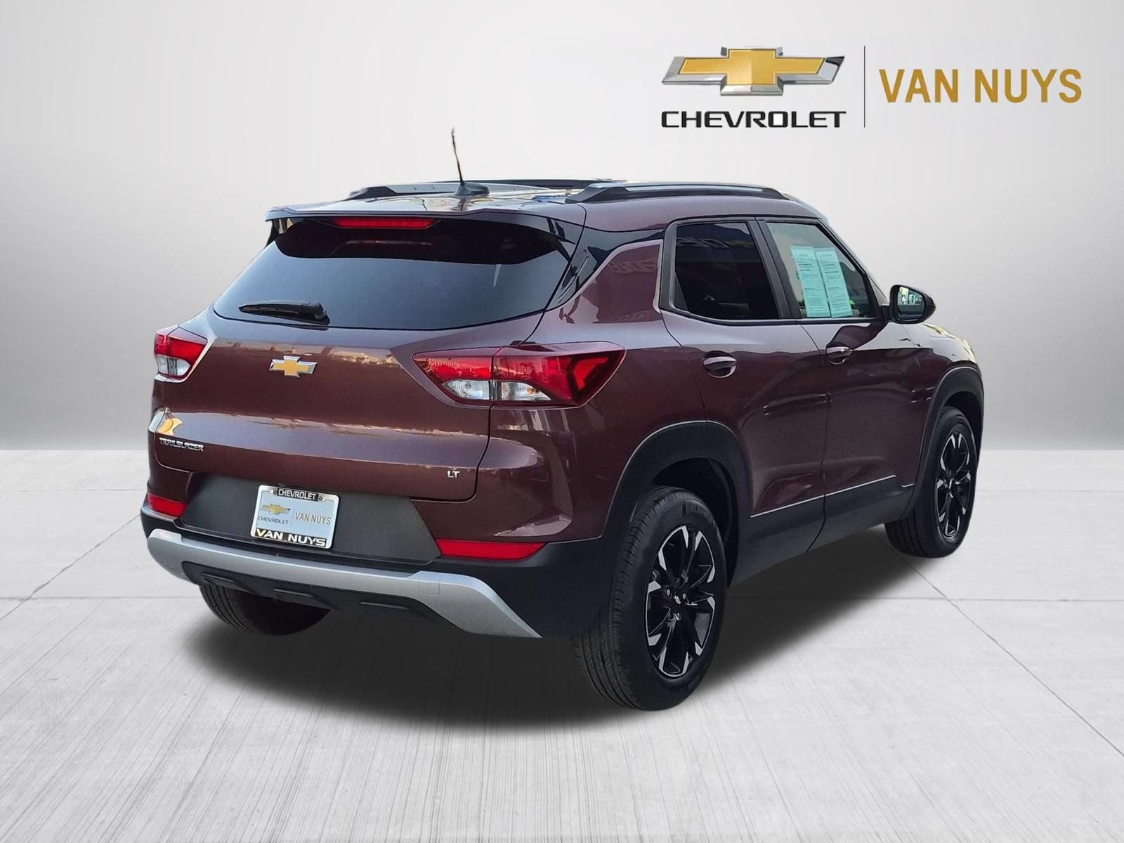 Used 2023 Chevrolet TrailBlazer LT w/ LPO, Blackout Package FWD image 5