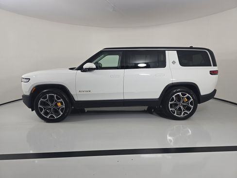 Used 2024 Rivian R1S Adventure AWD/4WD image 2