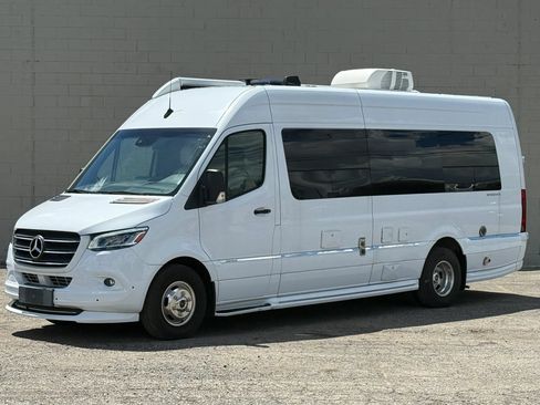 Used 2022 Mercedes-Benz Sprinter 3500 w/ Parking Package image 2