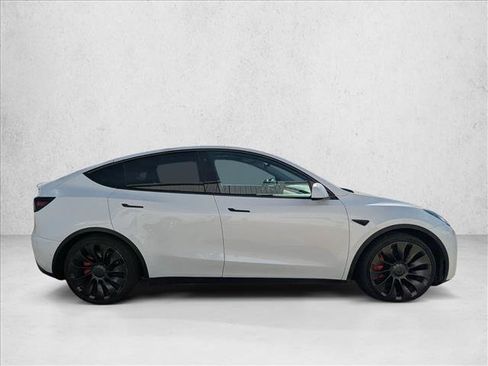 Used 2022 Tesla Model Y Performance image 4
