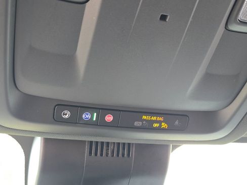 Used 2023 GMC Yukon XL SLE image 24