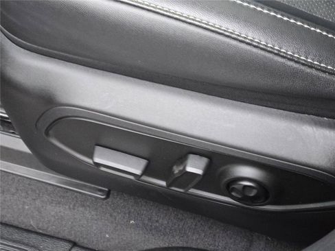 Used 2021 Jeep Grand Cherokee L Limited w/ Luxury Tech Group II image 28