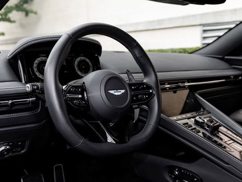 Used 2024 Aston Martin DB12 image 11