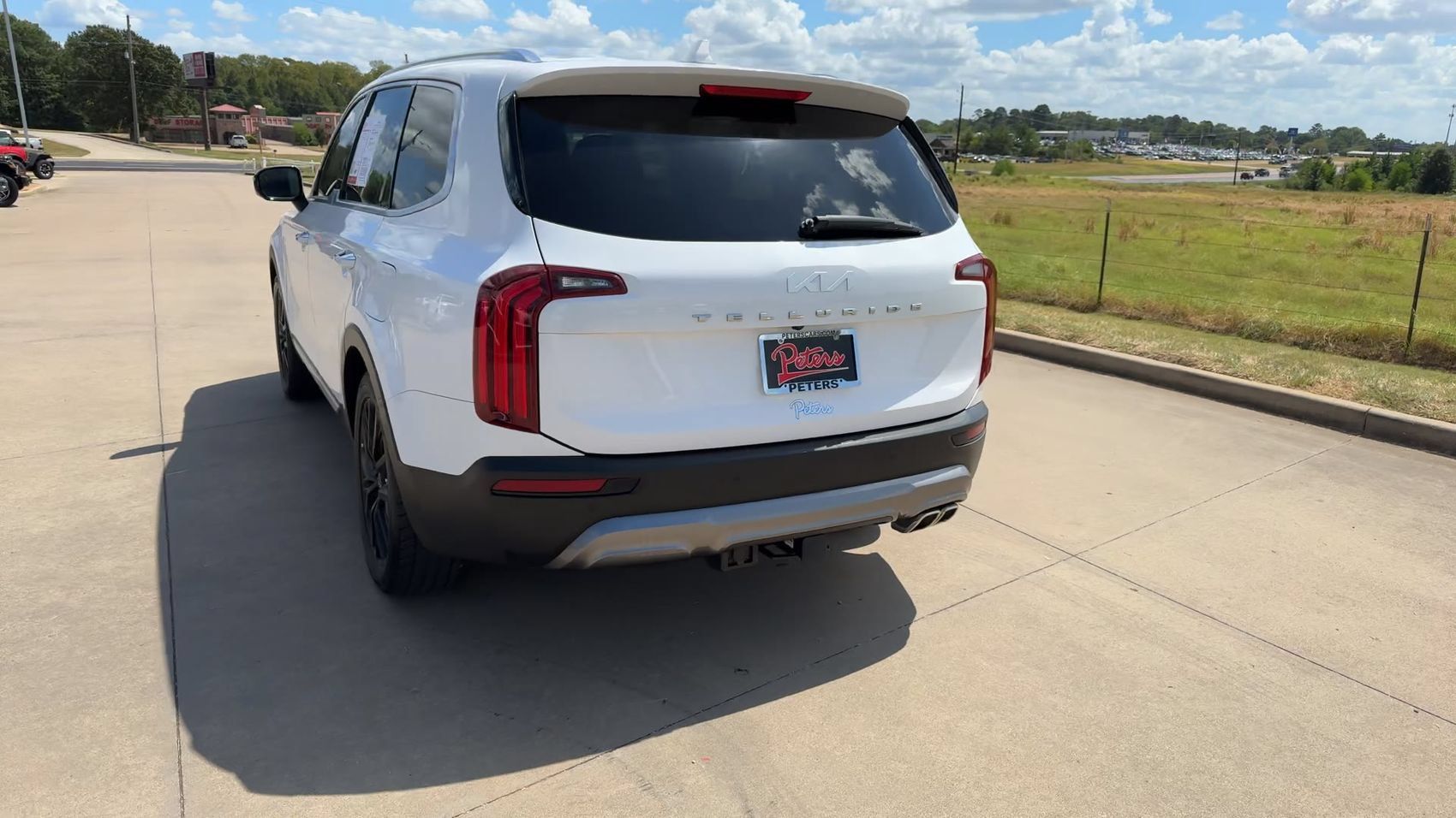 Used 2022 Kia Telluride SX w/ Towing Package FWD image 7