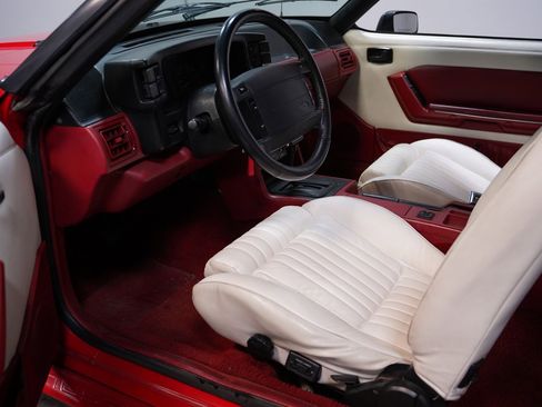Used 1990 Ford Mustang GT image 4