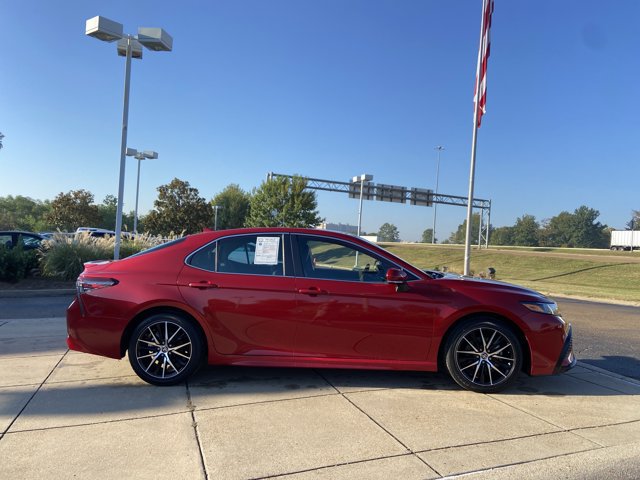 Used 2023 Toyota Camry SE FWD image 13