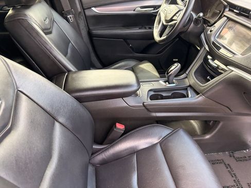 Used 2018 Cadillac XT5 Luxury FWD image 11