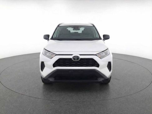 Used 2021 Toyota RAV4 LE image 2