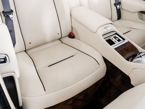 Used 2017 Rolls-Royce Dawn image 33