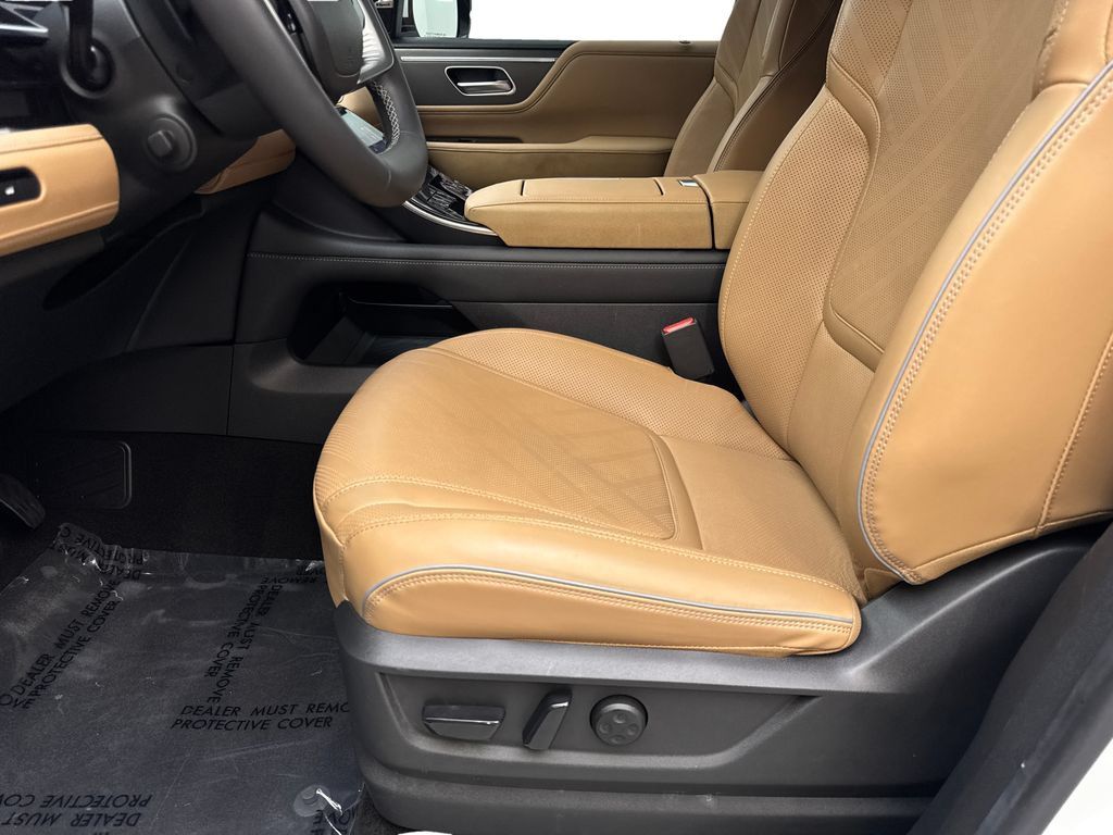 Used 2025 INFINITI QX80 Luxe AWD/4WD image 26