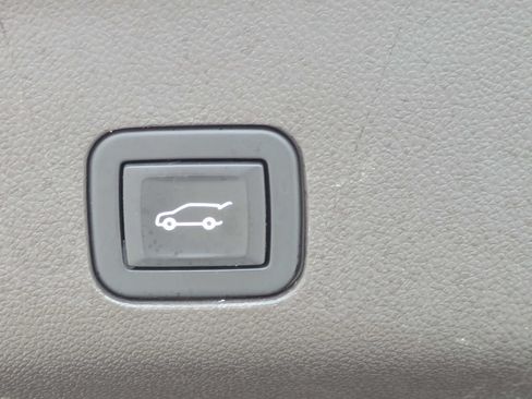 Used 2021 GMC Yukon SLT w/ SLT Luxury Plus Package AWD/4WD image 17