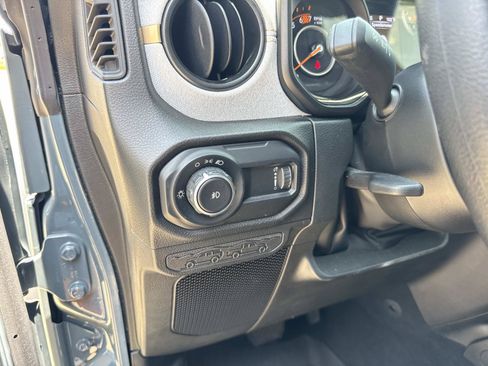 Used 2025 Jeep Wrangler Sport AWD/4WD image 20