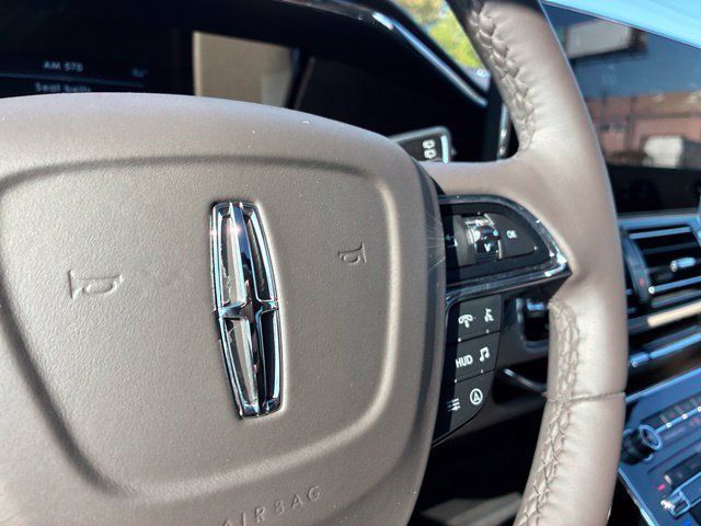 Used 2023 Lincoln Navigator Reserve AWD/4WD image 29