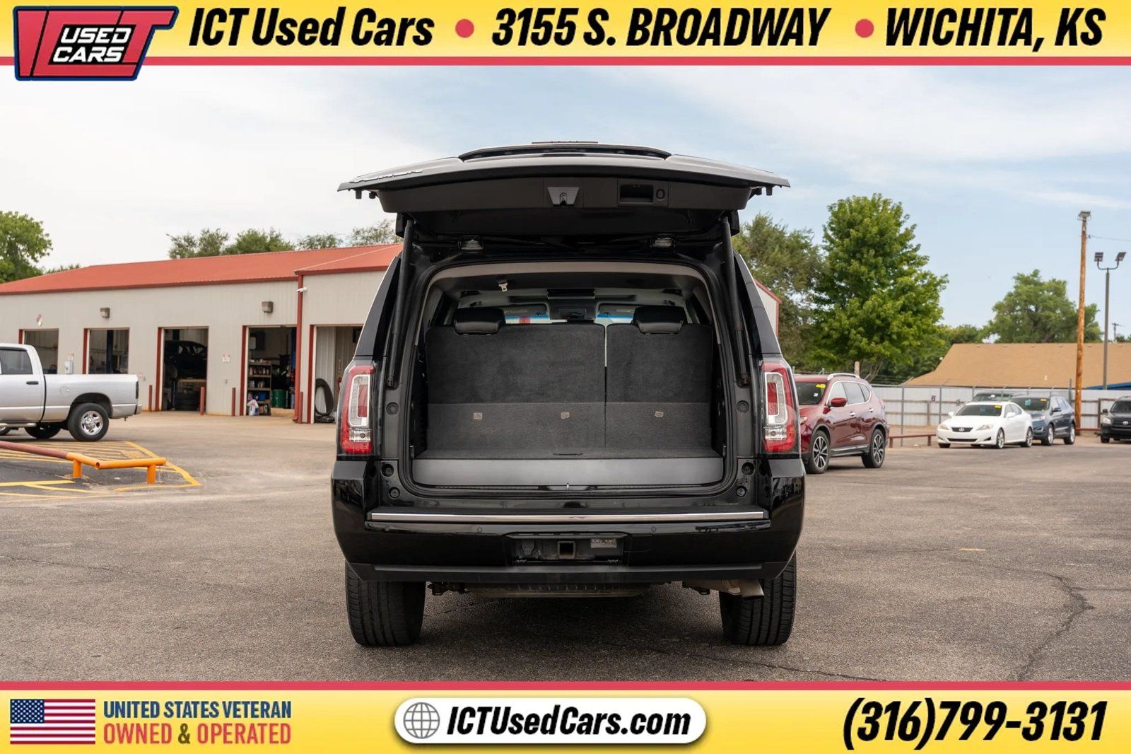 Used 2015 GMC Yukon Denali w/ Premium Package AWD/4WD image 5