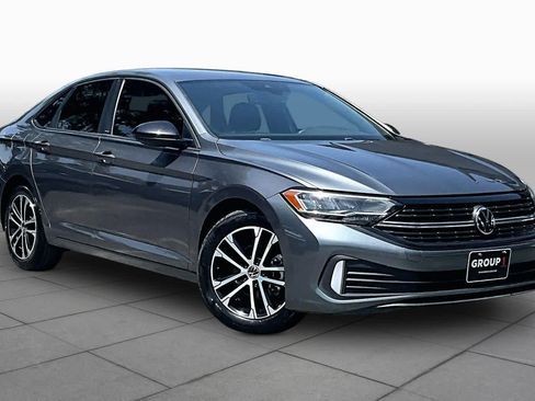 Used 2024 Volkswagen Jetta Sport FWD image 3