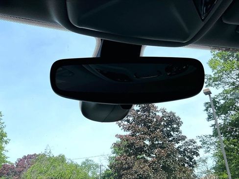Used 2018 Jeep Compass Latitude FWD image 32