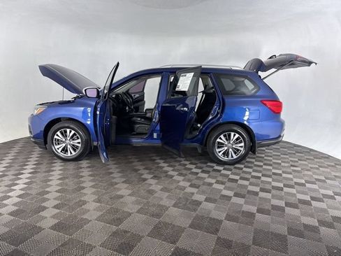 Used 2017 Nissan Pathfinder SL FWD image 11